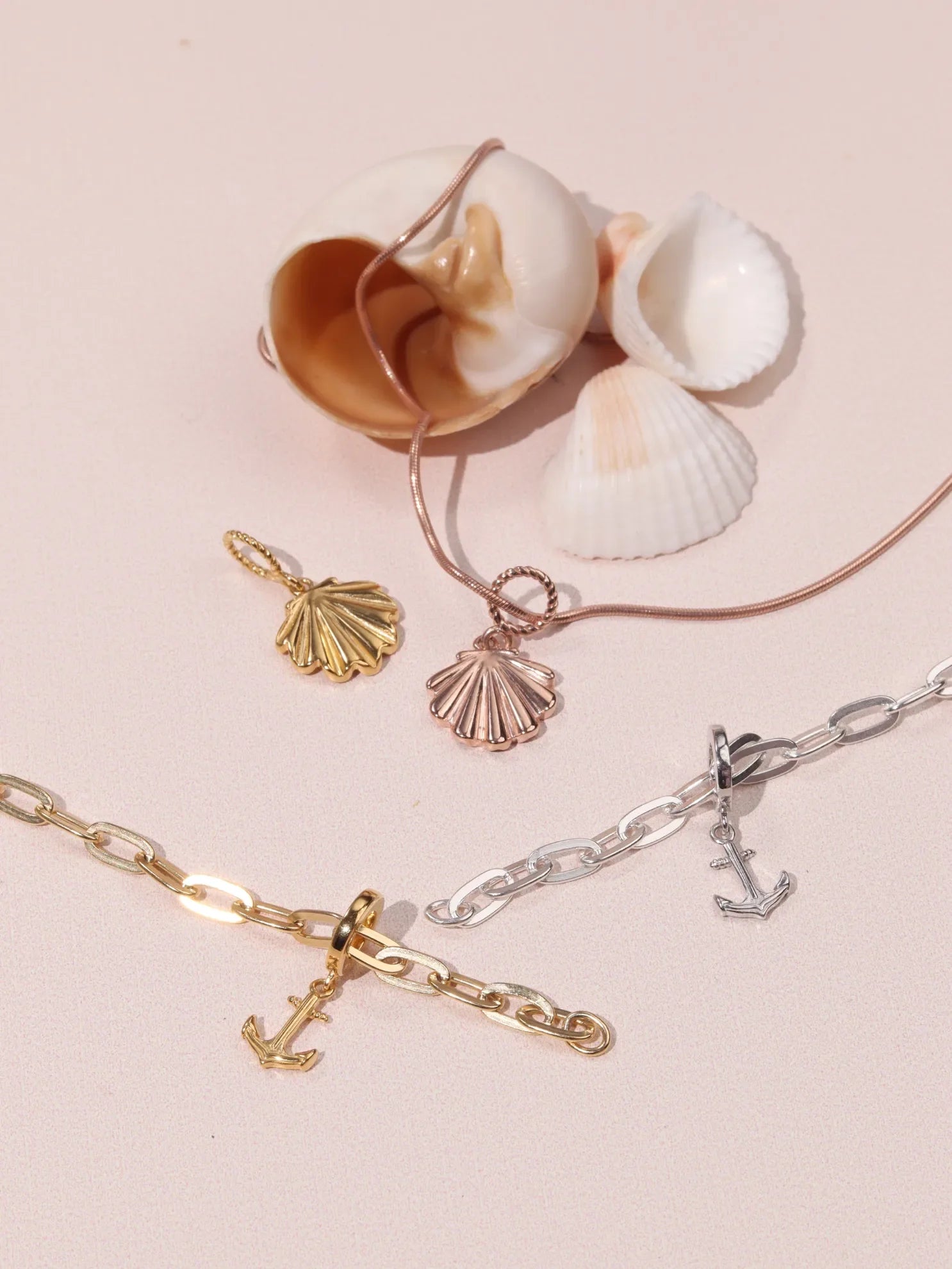 the-anchor-charm-gold